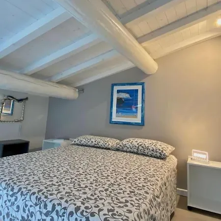 Apartment La Casetta In Fondo All'orto Viareggio